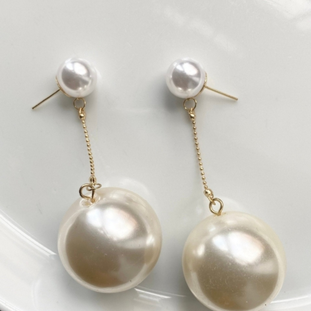 Pearl Love Earrings - Picture 2 of 5